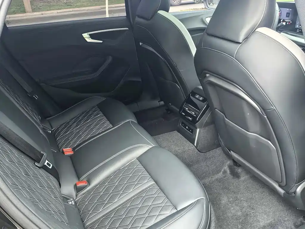 Audi A5L 2026 2.0T Sport