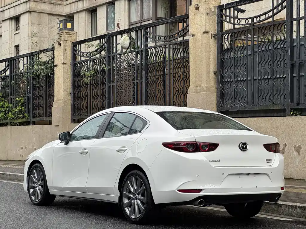 Mazda 3 Axela — миниатюра 23
