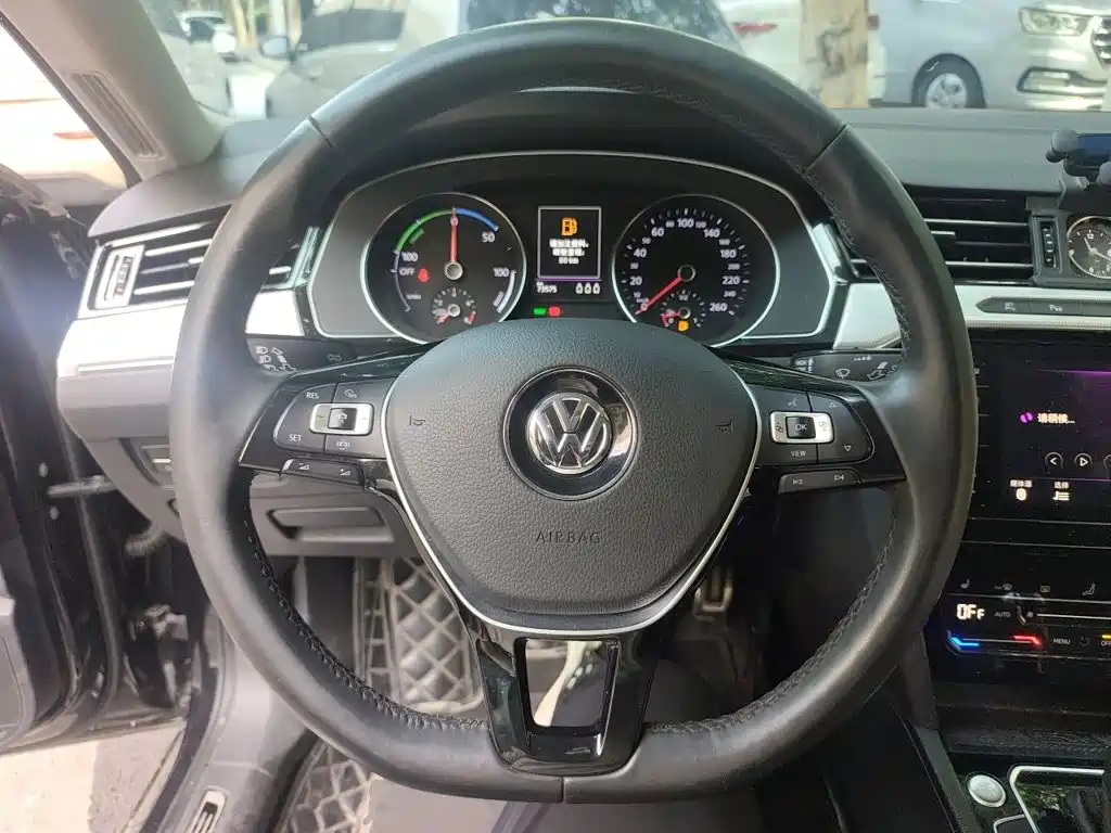 Volkswagen Magotan PHEV — миниатюра 13