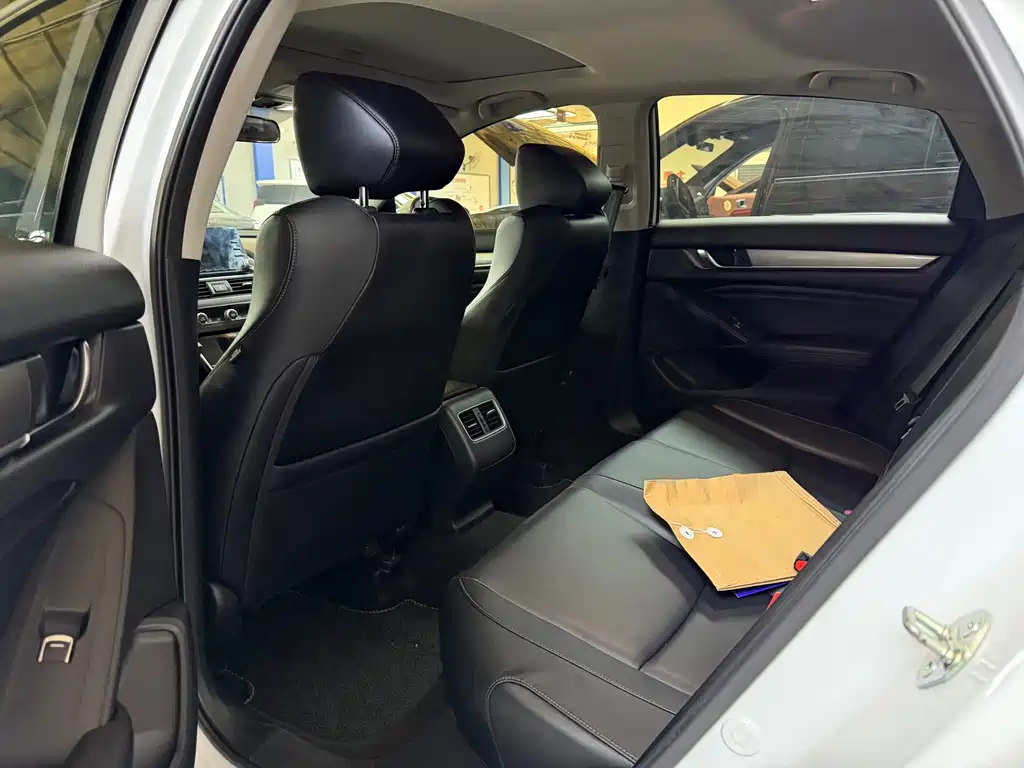 Honda Accord — миниатюра 6