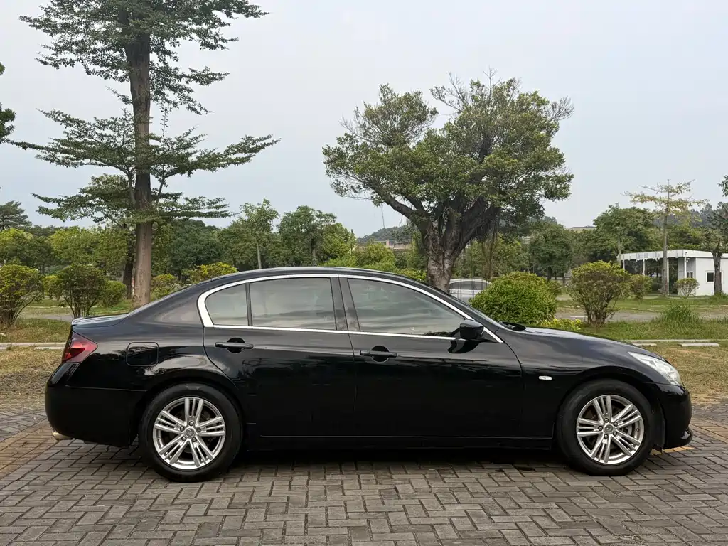 Infiniti G — миниатюра 7