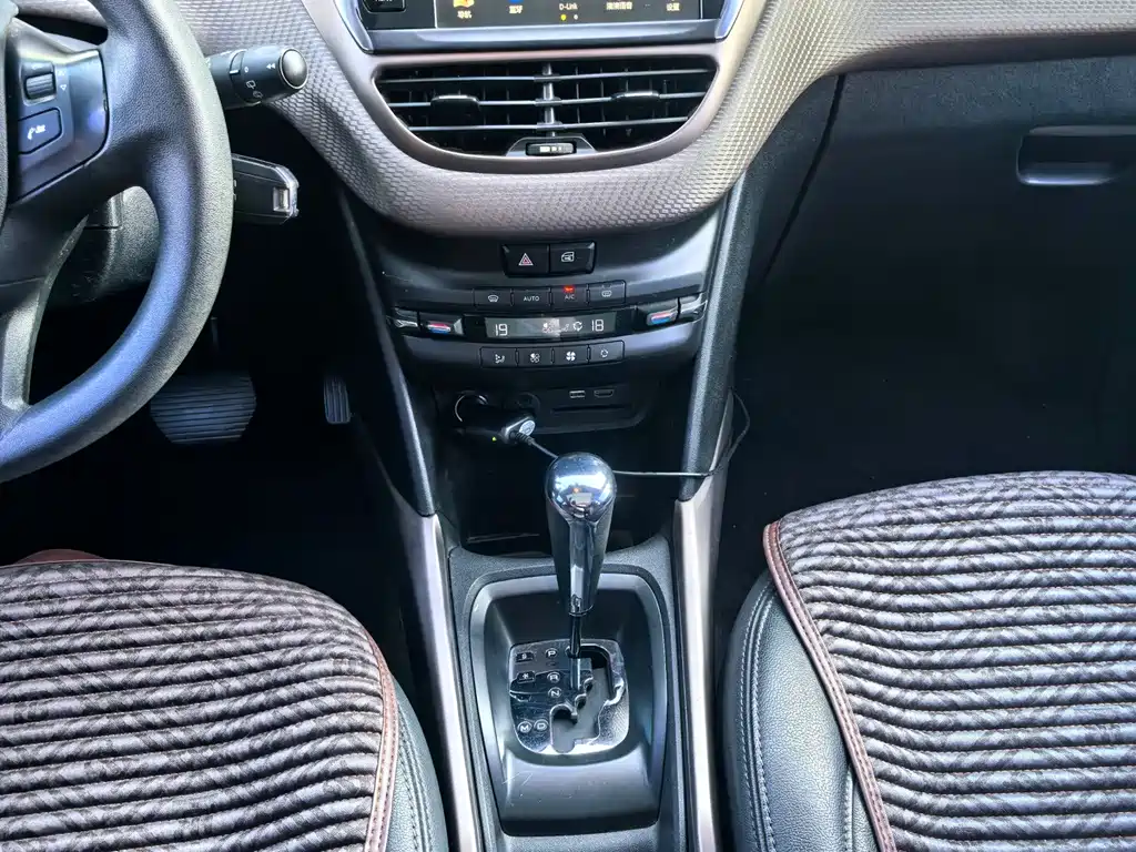 Peugeot 2008 — миниатюра 15