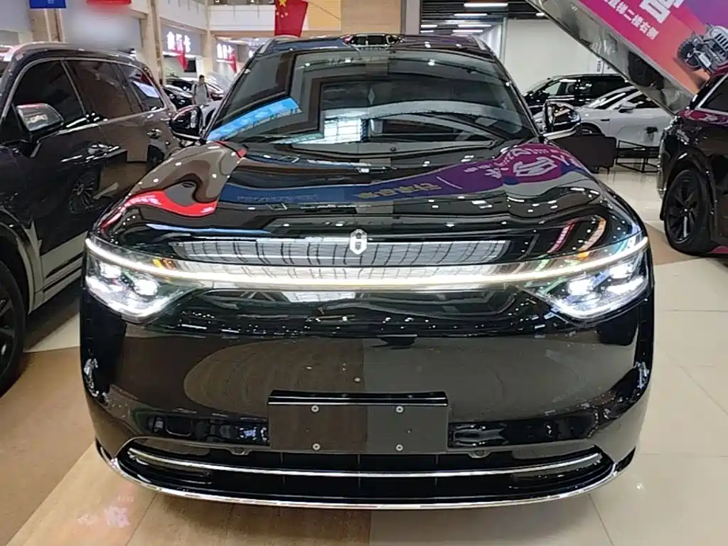 Aito M8 2025 Max+ 53.4kWh 6 мест (192 ）