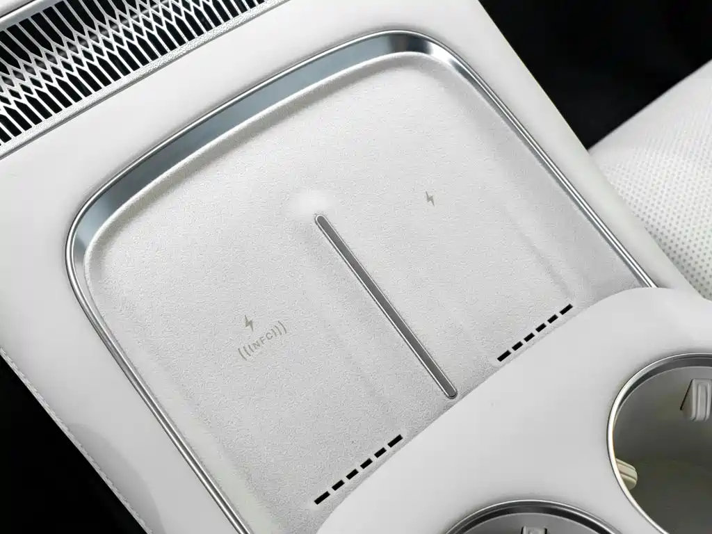 XPeng X9 — миниатюра 23