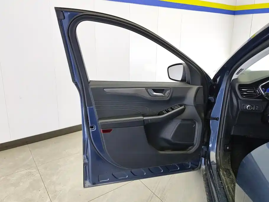Ford Escape — миниатюра 7