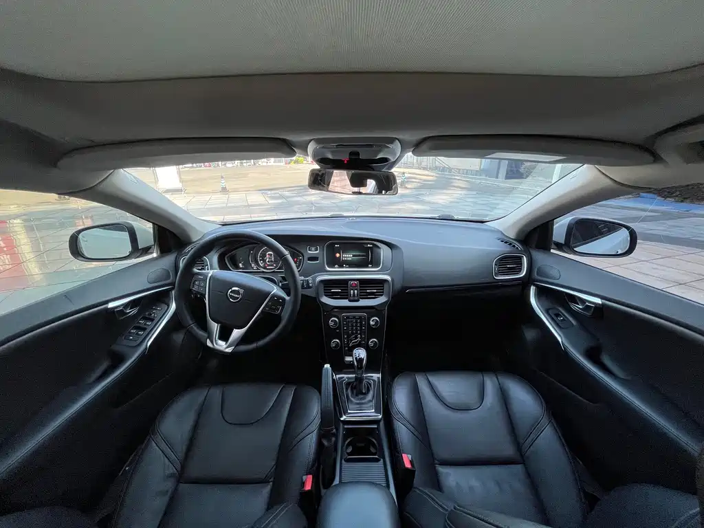 Volvo V40 — миниатюра 10