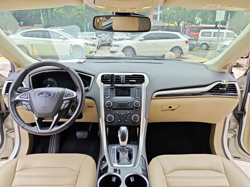 Ford Mondeo — миниатюра 10