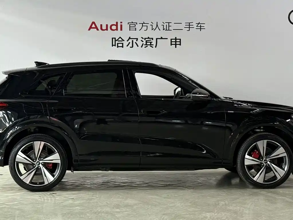 Audi Q5L — миниатюра 2