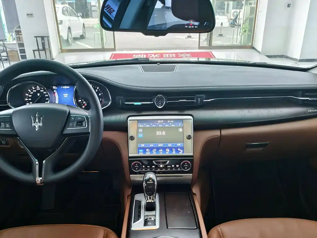 Maserati Quattroporte — миниатюра 8