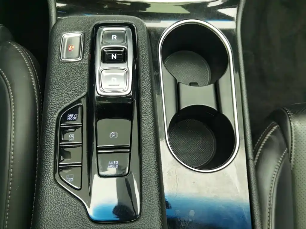Hyundai Santa Fe — миниатюра 13
