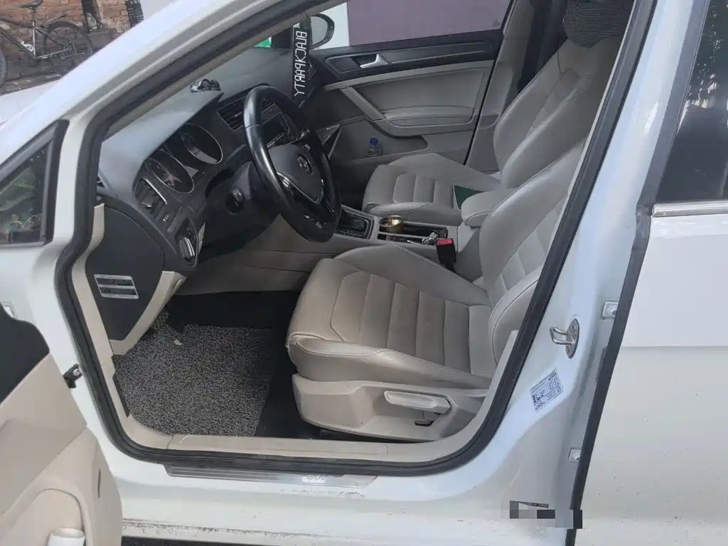 Volkswagen Golf — миниатюра 11