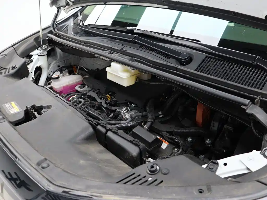 Toyota Alphard — миниатюра 23