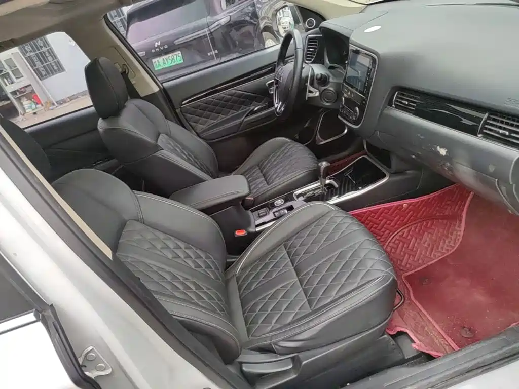 Mitsubishi Outlander — миниатюра 25