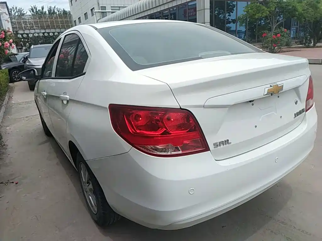 Chevrolet Sail 2015 3 1.5L MT