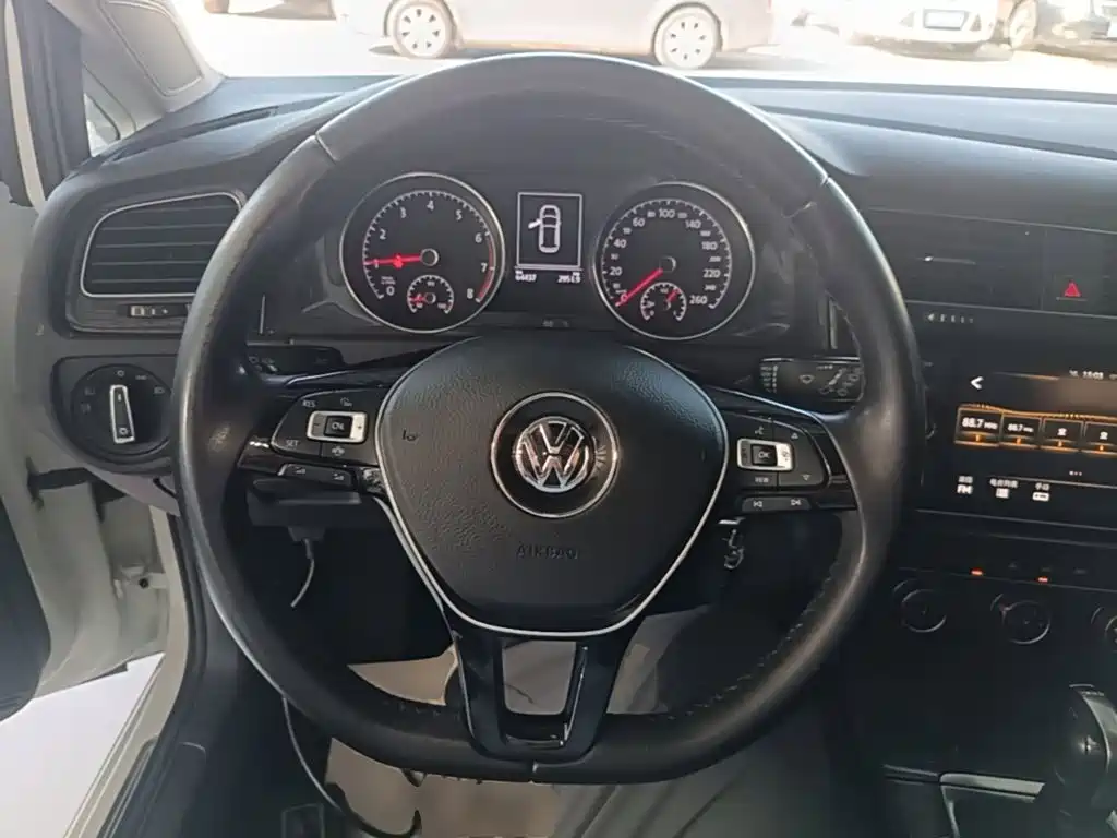 Volkswagen Golf — миниатюра 11