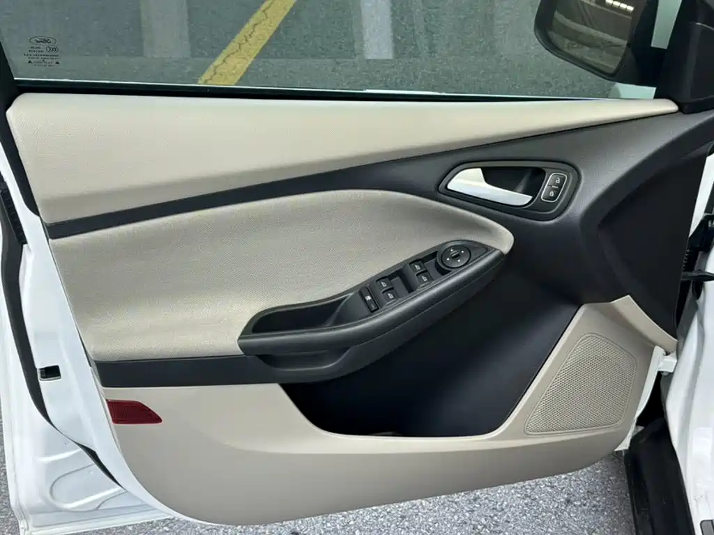Ford Focus — миниатюра 19