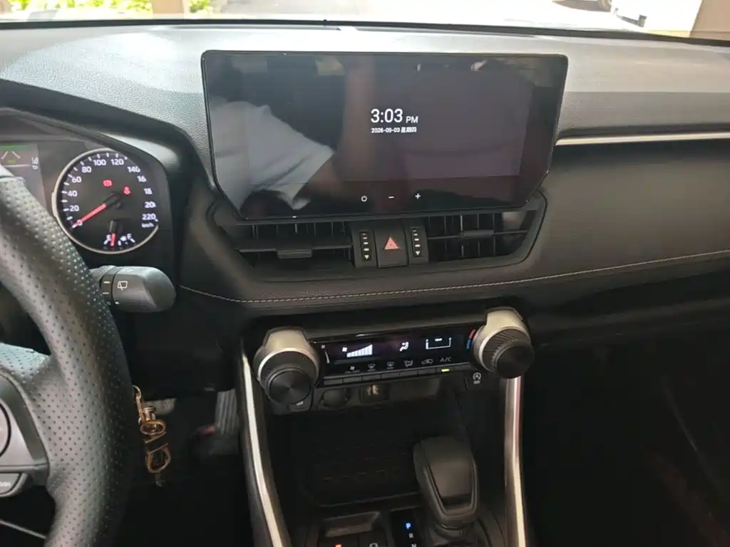 Toyota RAV4 — миниатюра 13
