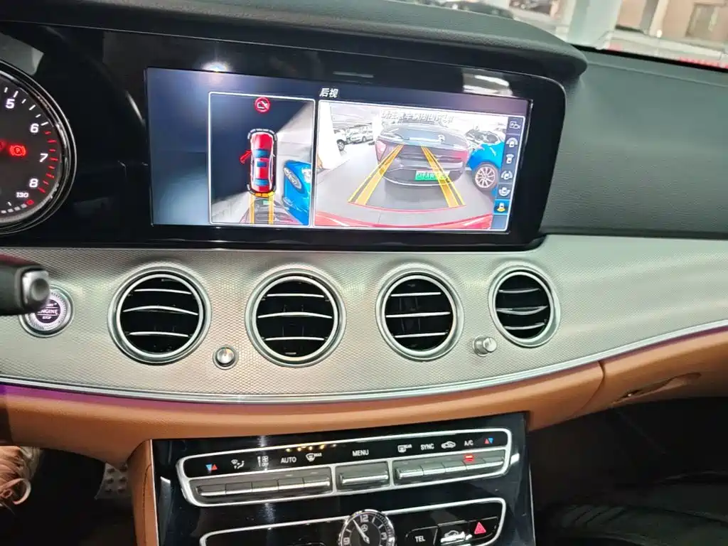 Mercedes-Benz E-Class — миниатюра 13