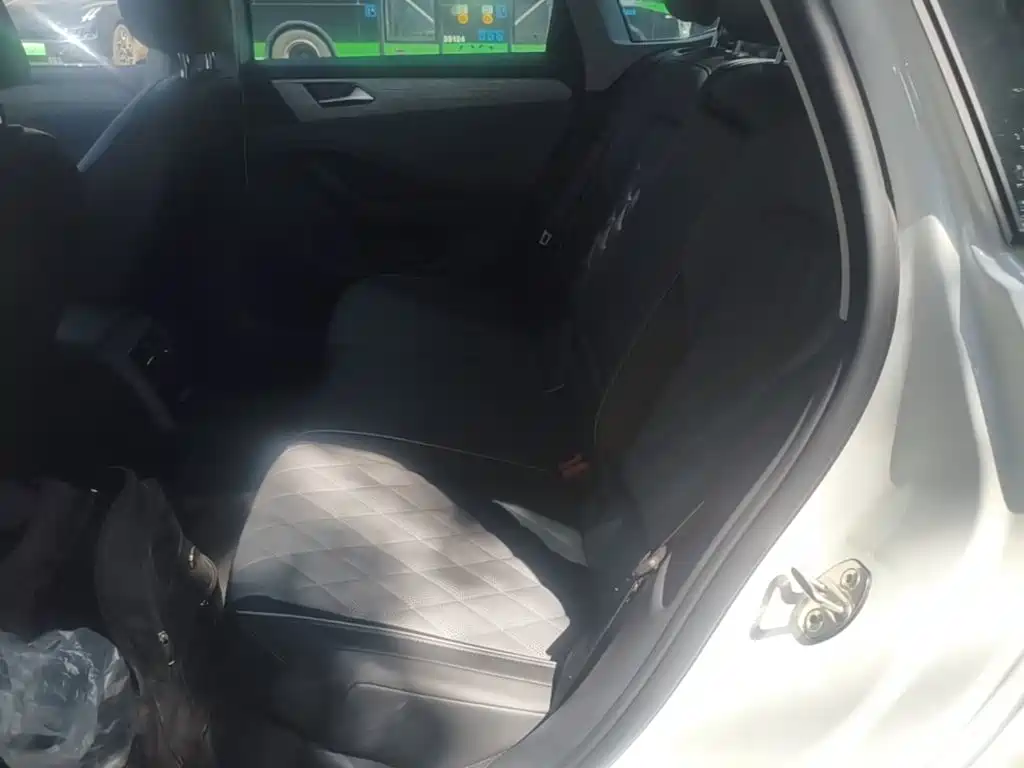 Volkswagen Sagitar — миниатюра 17