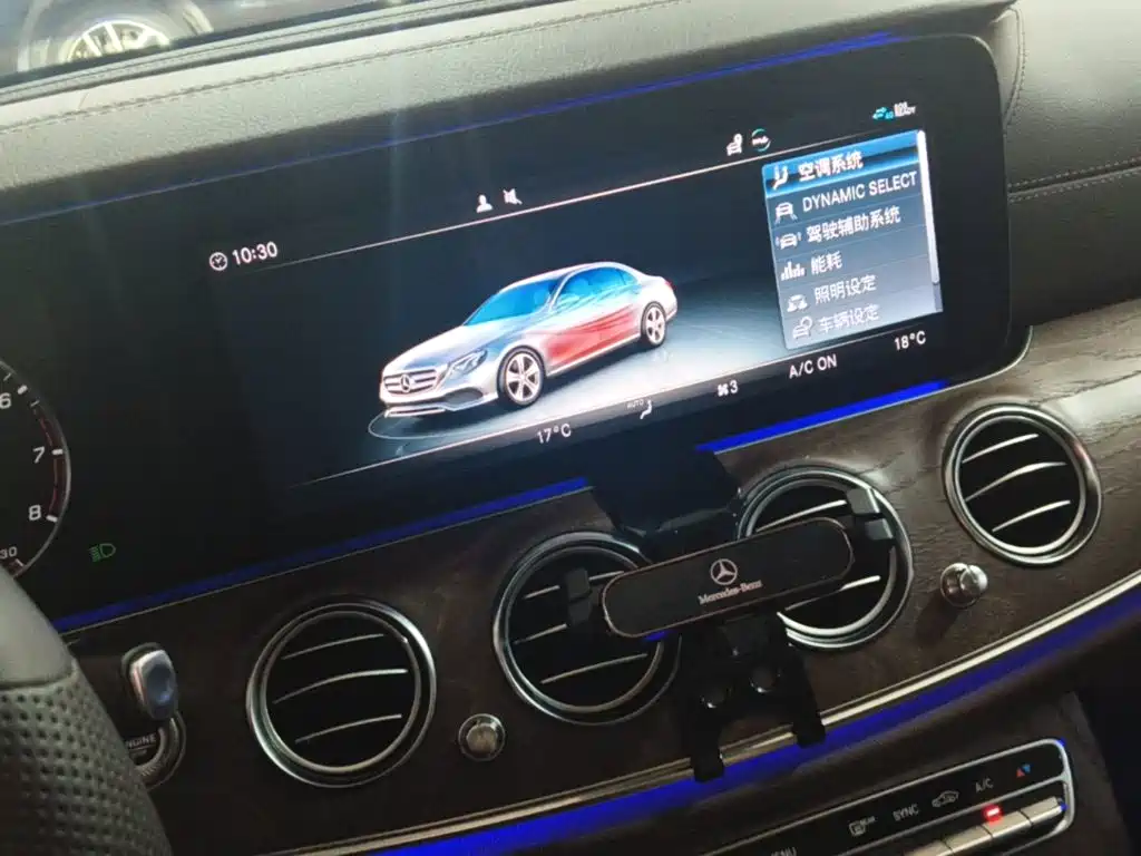 Mercedes-Benz E-Class — миниатюра 13