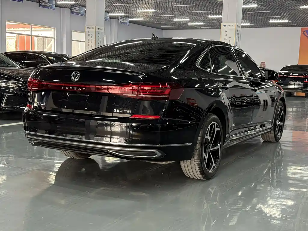 Volkswagen Passat 2026 380TSI