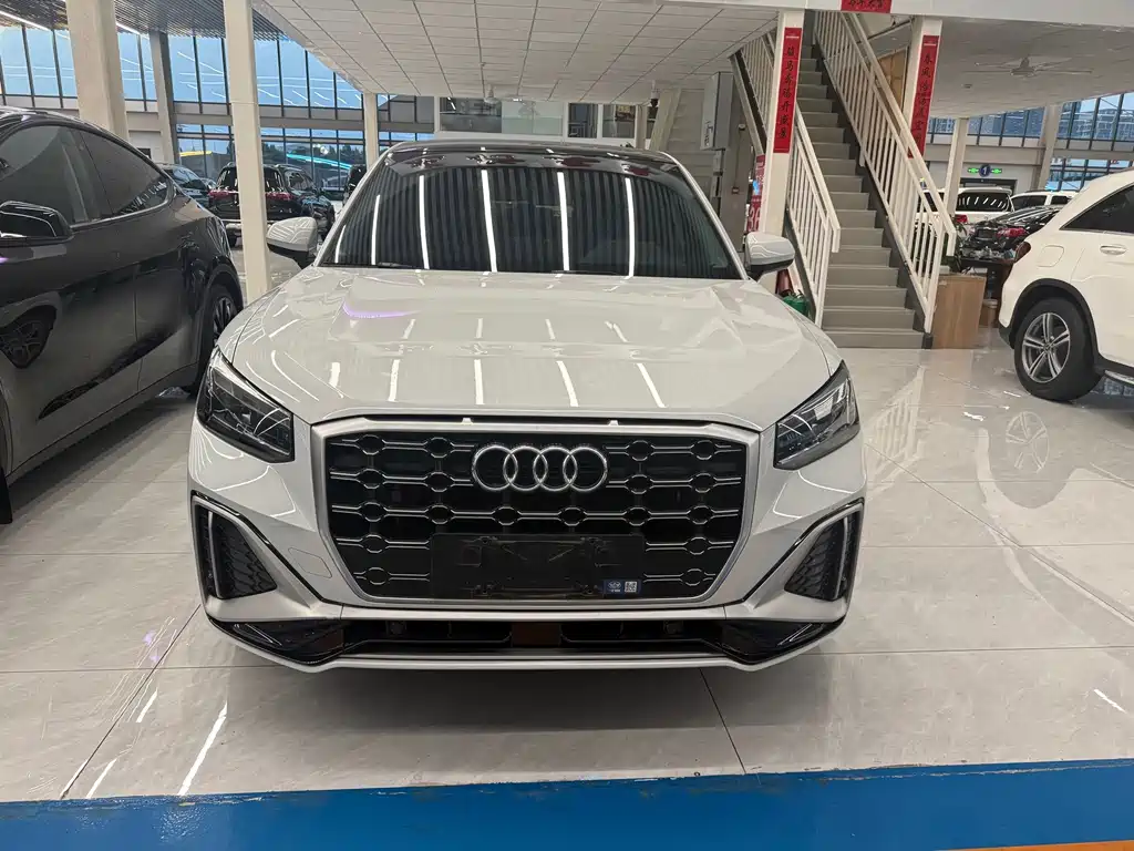 Audi Q2L — миниатюра 2