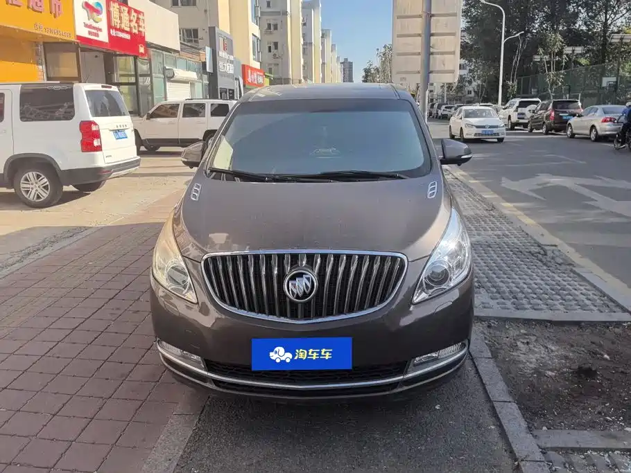 Buick GL8 — миниатюра 2