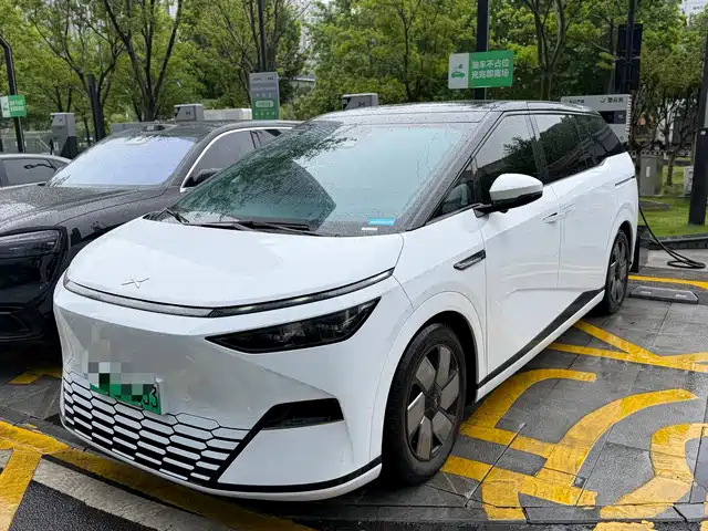 2024 Xpeng X9