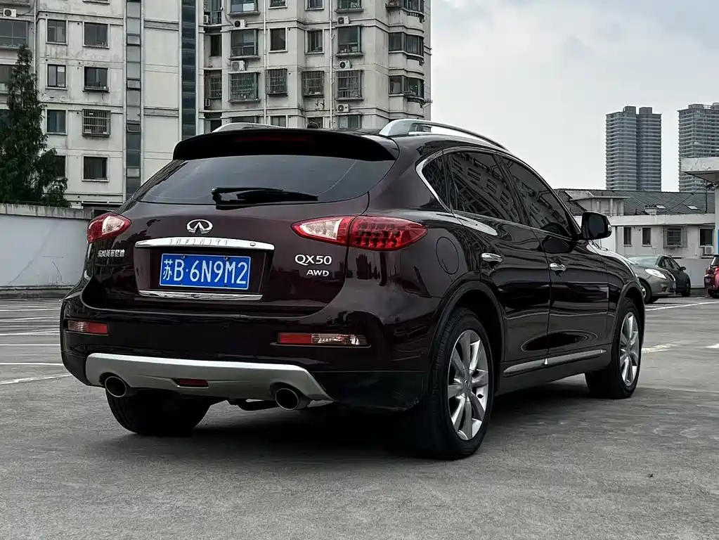Infiniti QX50 2015 2.5L Comfort