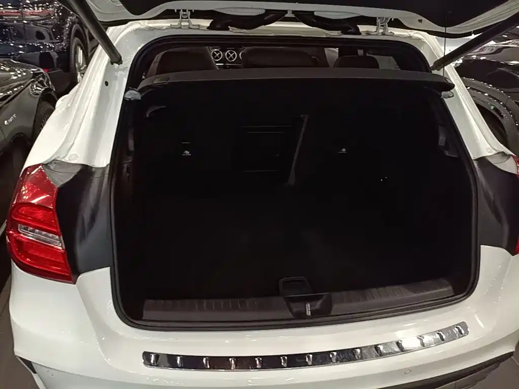 Mercedes-Benz GLA — миниатюра 19