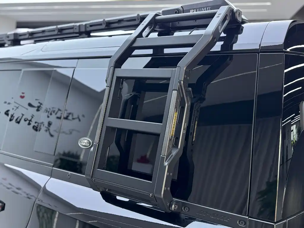 Land Rover Defender — миниатюра 19