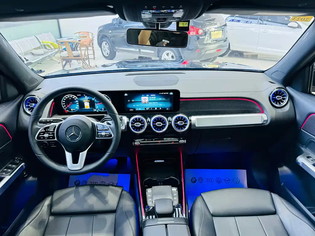 Mercedes-Benz GLB — миниатюра 10
