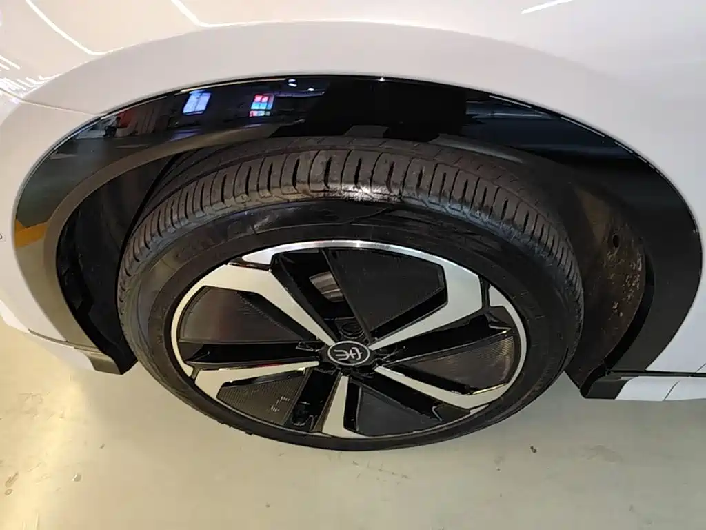 BYD L EV — миниатюра 23