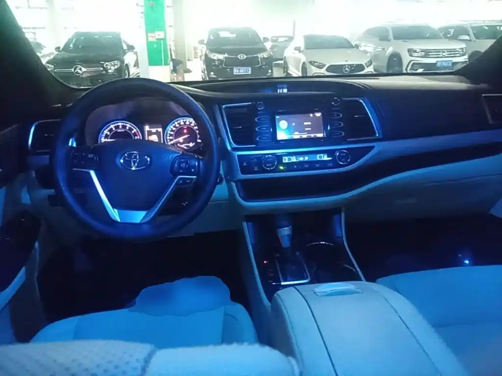Toyota Highlander — миниатюра 10