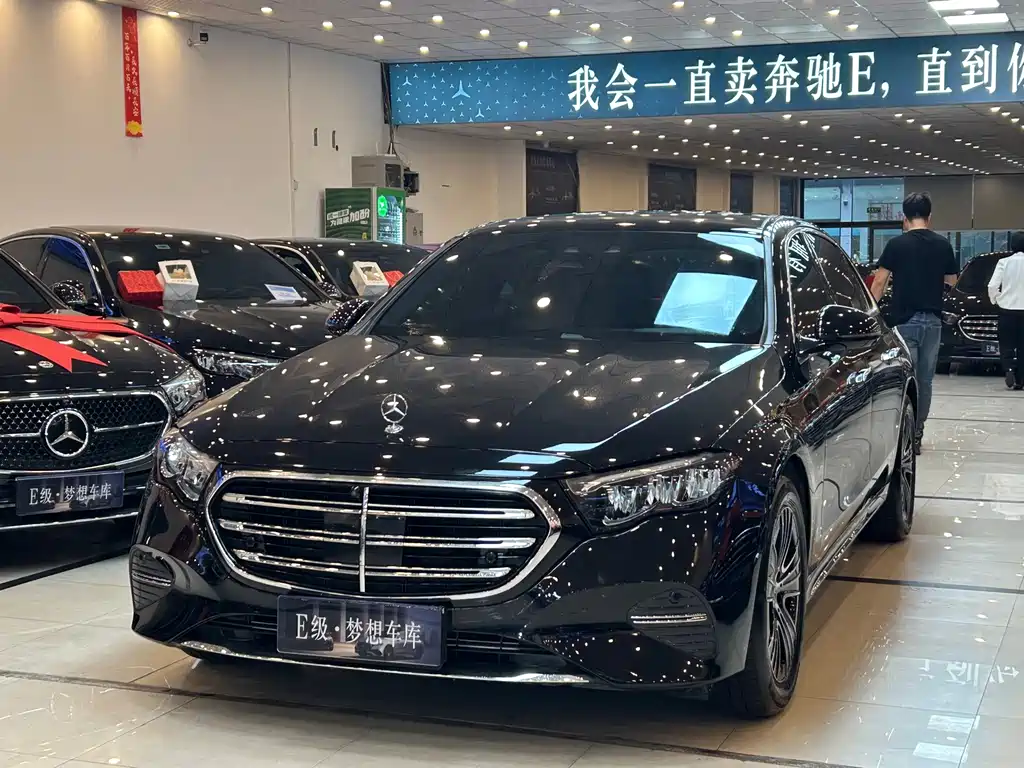 Mercedes-Benz E-Class — миниатюра 2