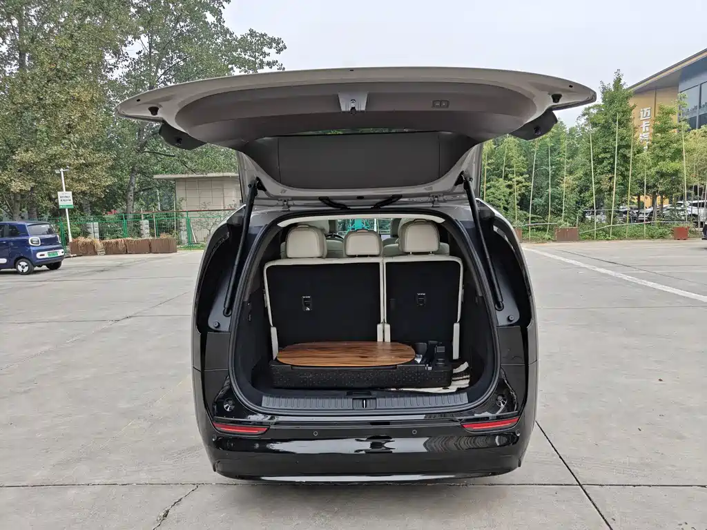 Li Auto Li MEGA — миниатюра 9