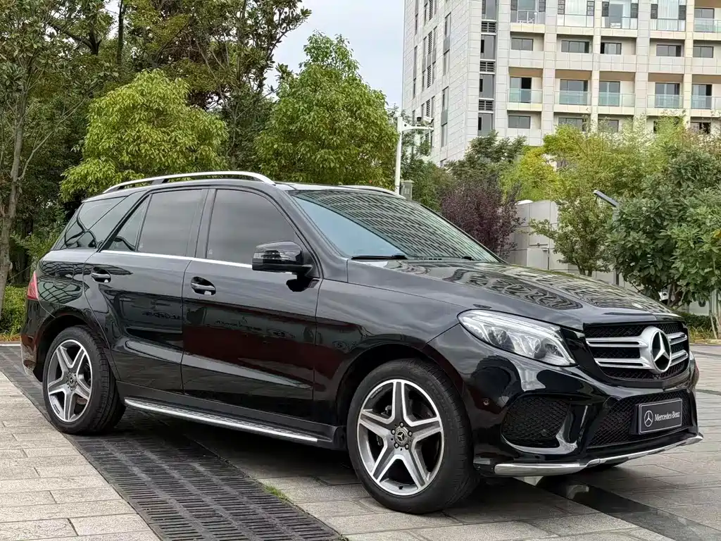 Mercedes-Benz GLE (Import) — миниатюра 16
