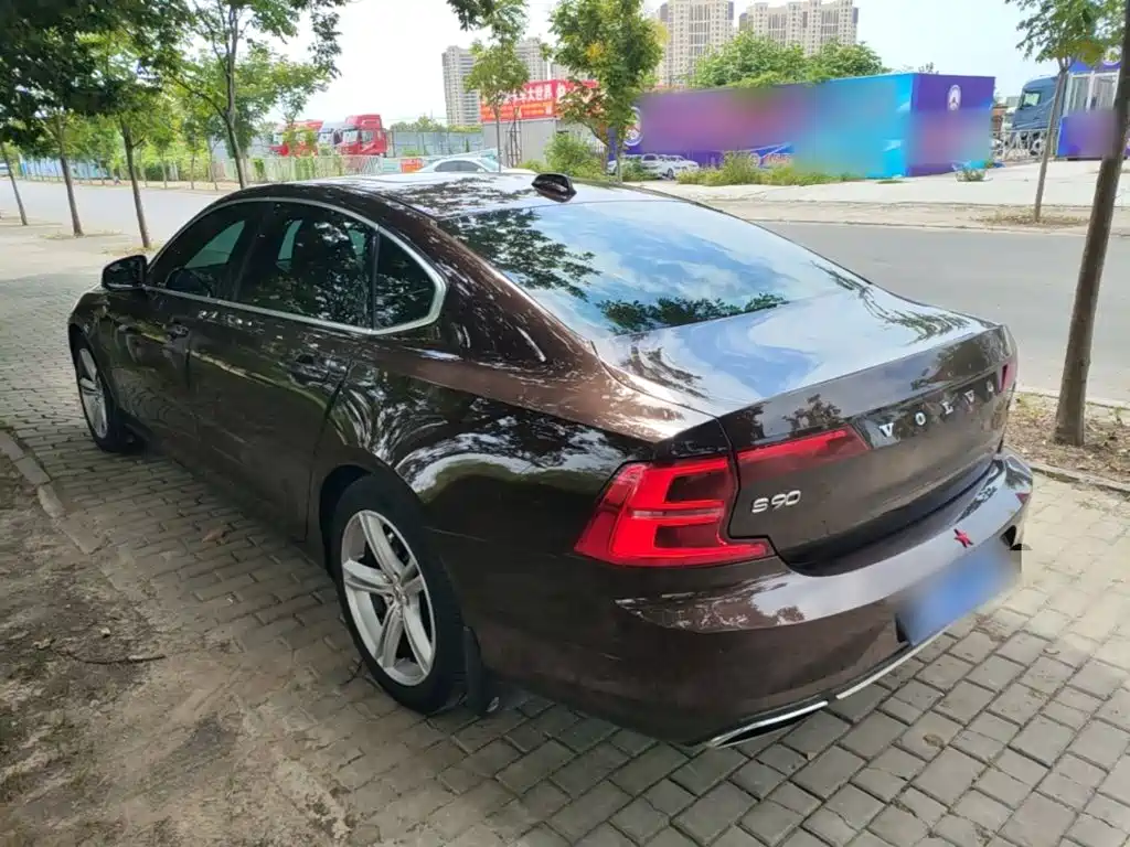 Volvo S90 — миниатюра 5