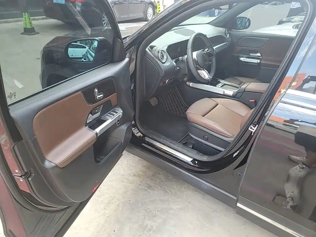 Mercedes-Benz GLB — миниатюра 16