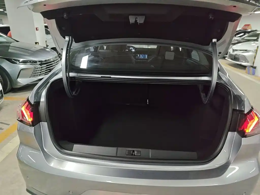 Peugeot 408 — миниатюра 19