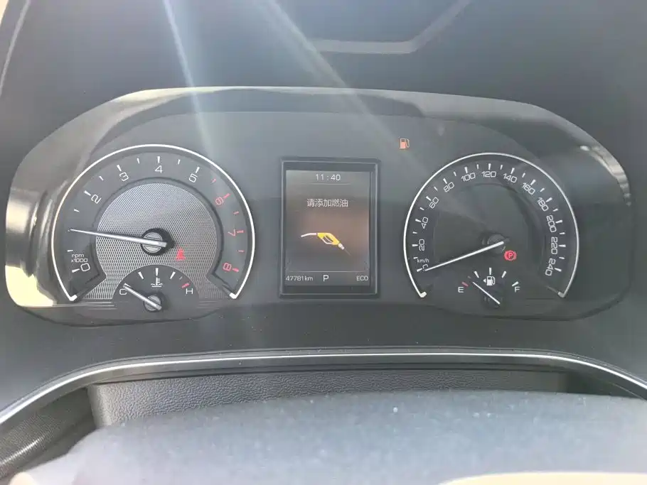 Wey Wey VV5 — миниатюра 14