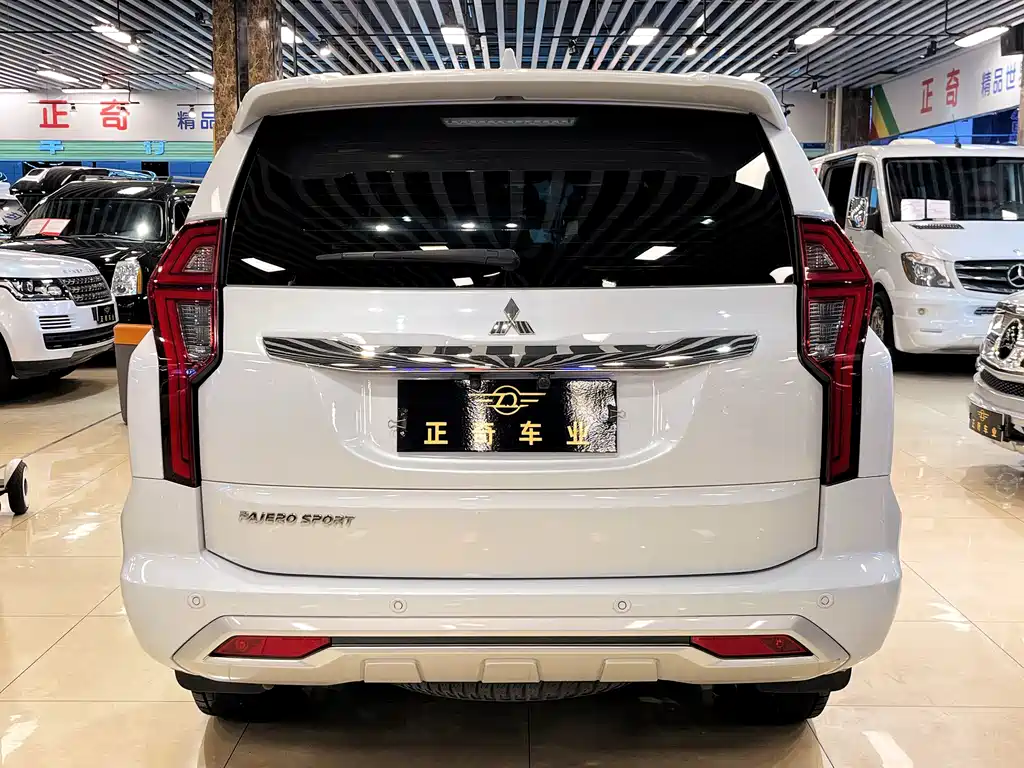 Mitsubishi Pajero Sport (Import) — миниатюра 5