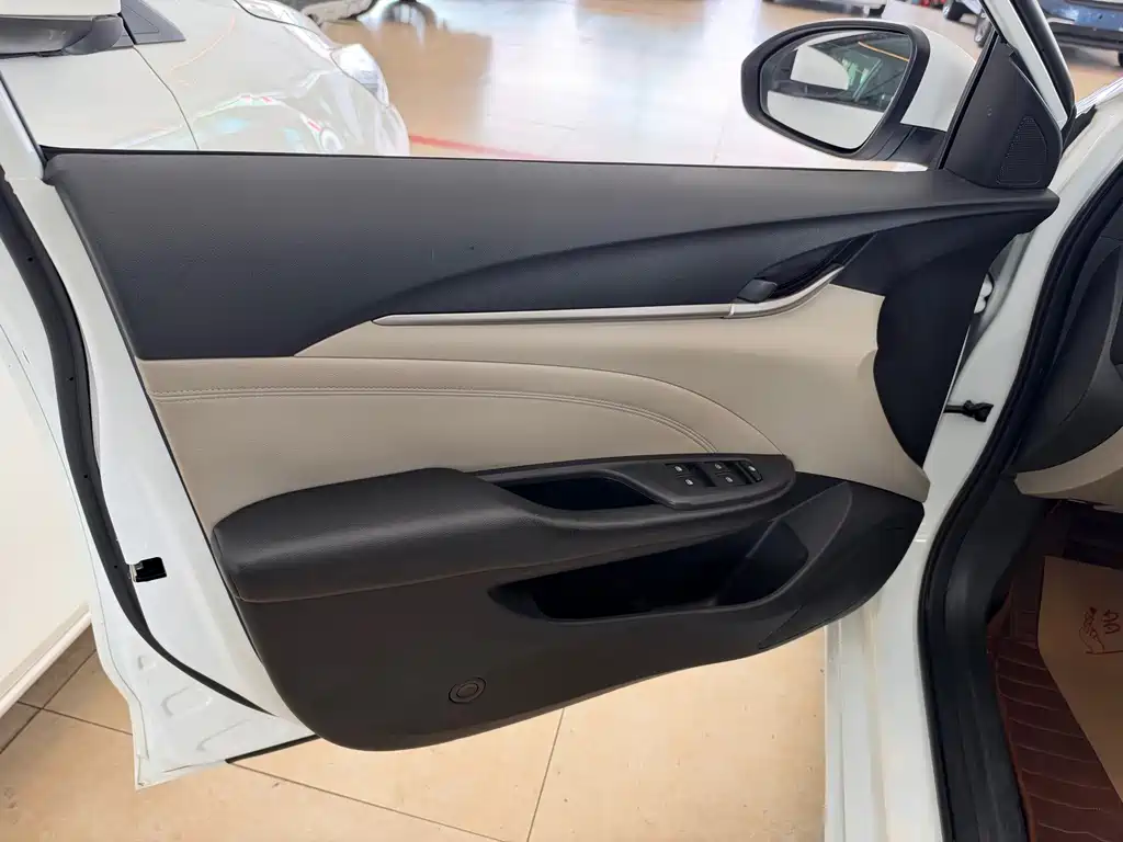 Buick Excelle — миниатюра 11