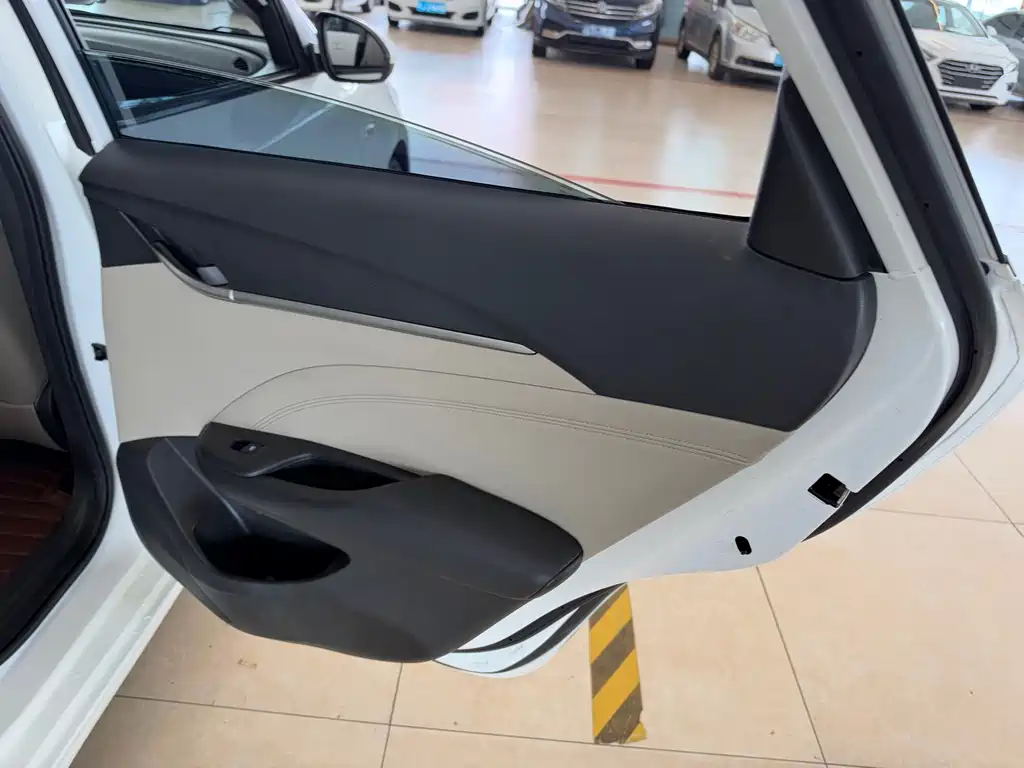 Buick Excelle — миниатюра 25