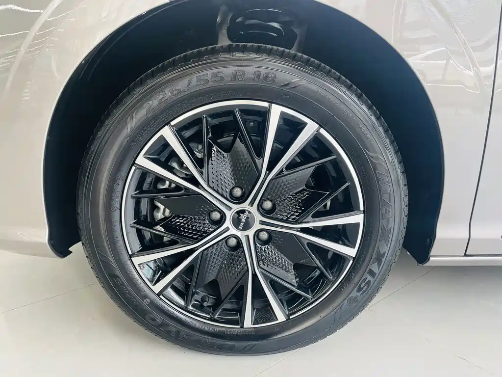 Roewe iMAX8 — миниатюра 3