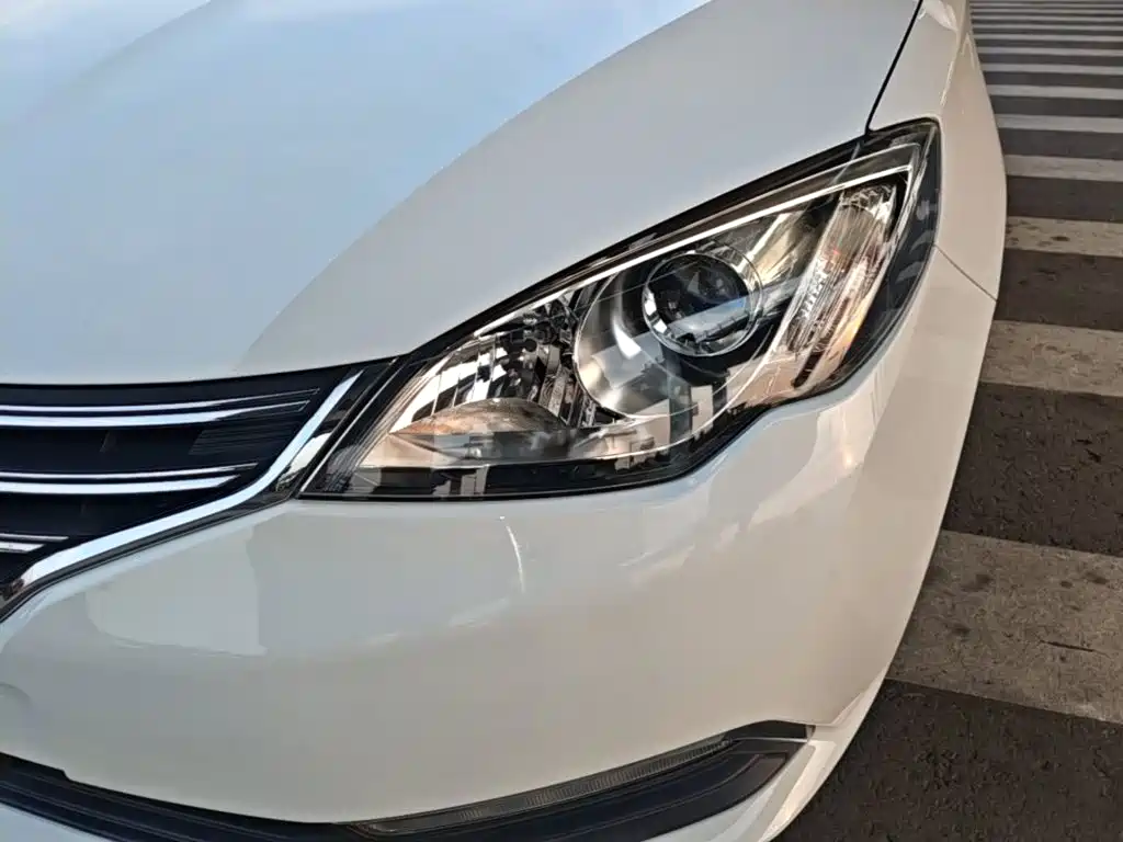 Roewe 360 — миниатюра 24