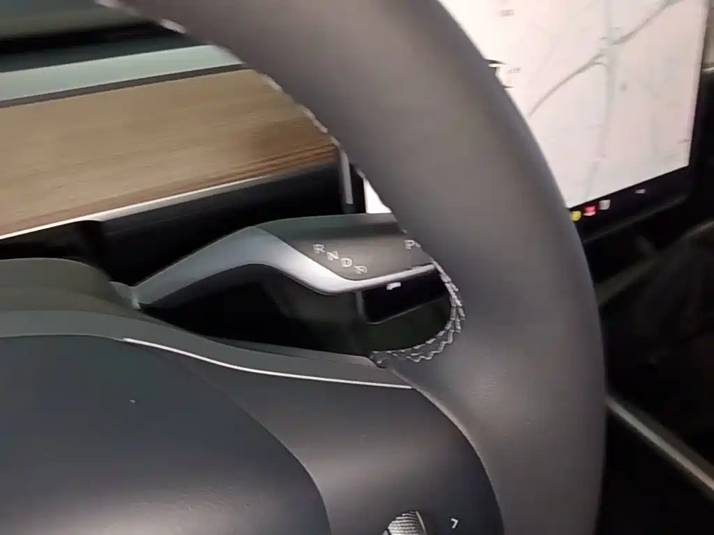 Tesla Model 3 — миниатюра 14