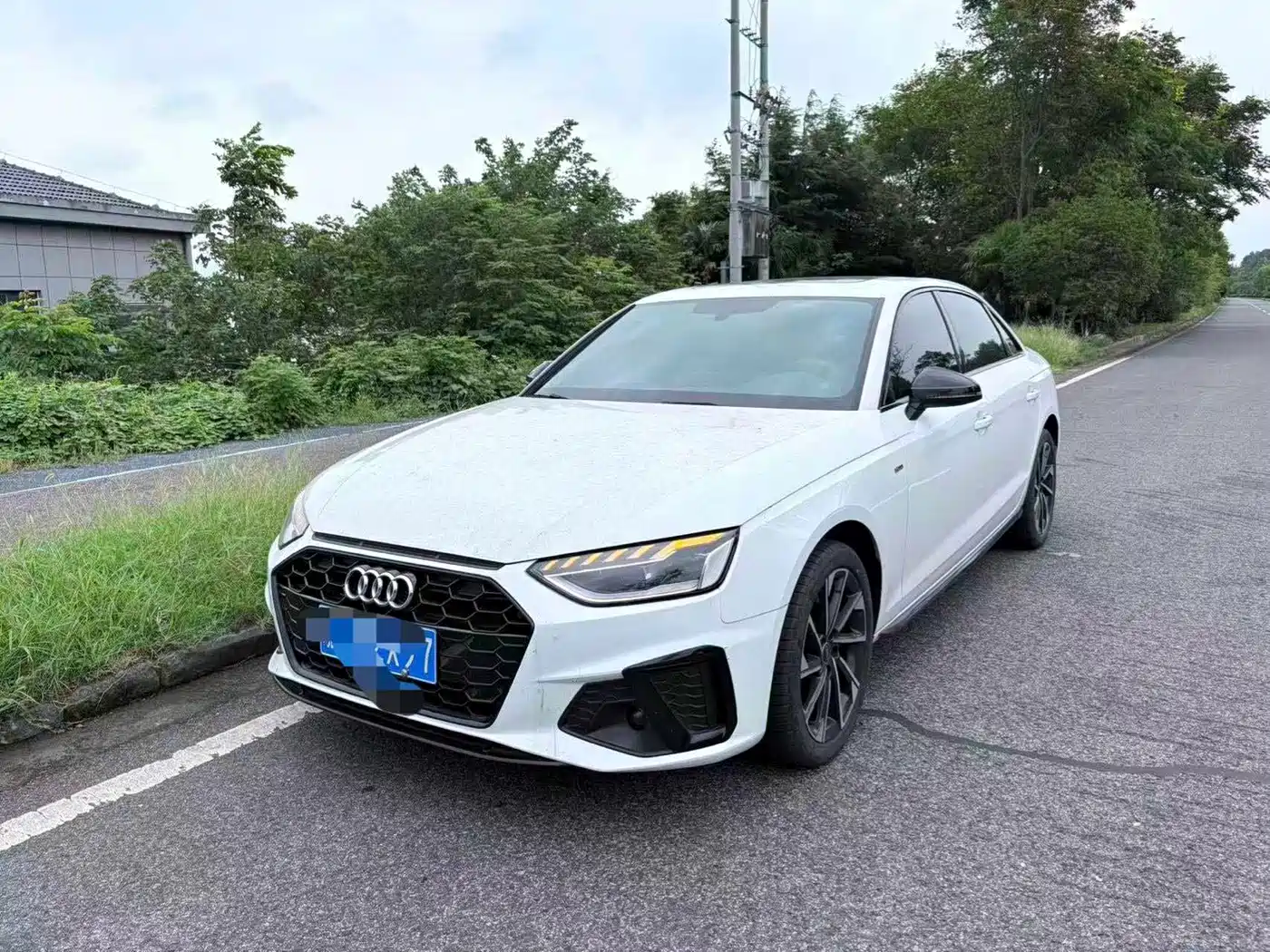 奥迪A4L 2023款 40 TFSI 豪华动感型 2023
