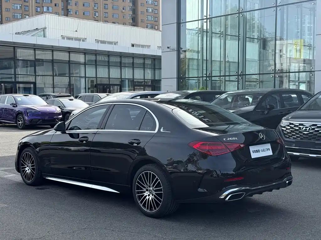Mercedes-Benz C-Class — миниатюра 6