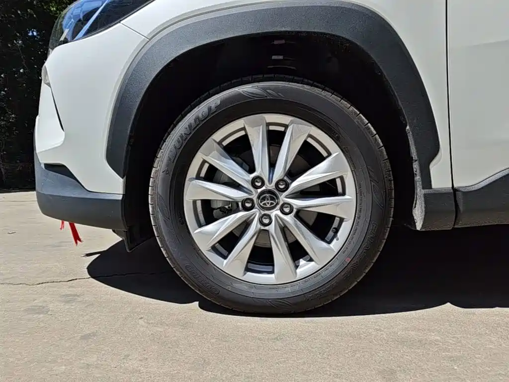Toyota Corolla Cross — миниатюра 23